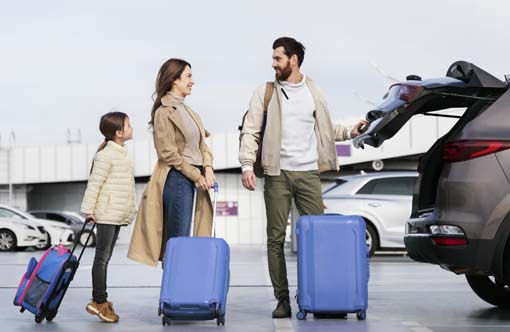 traveler-with-car